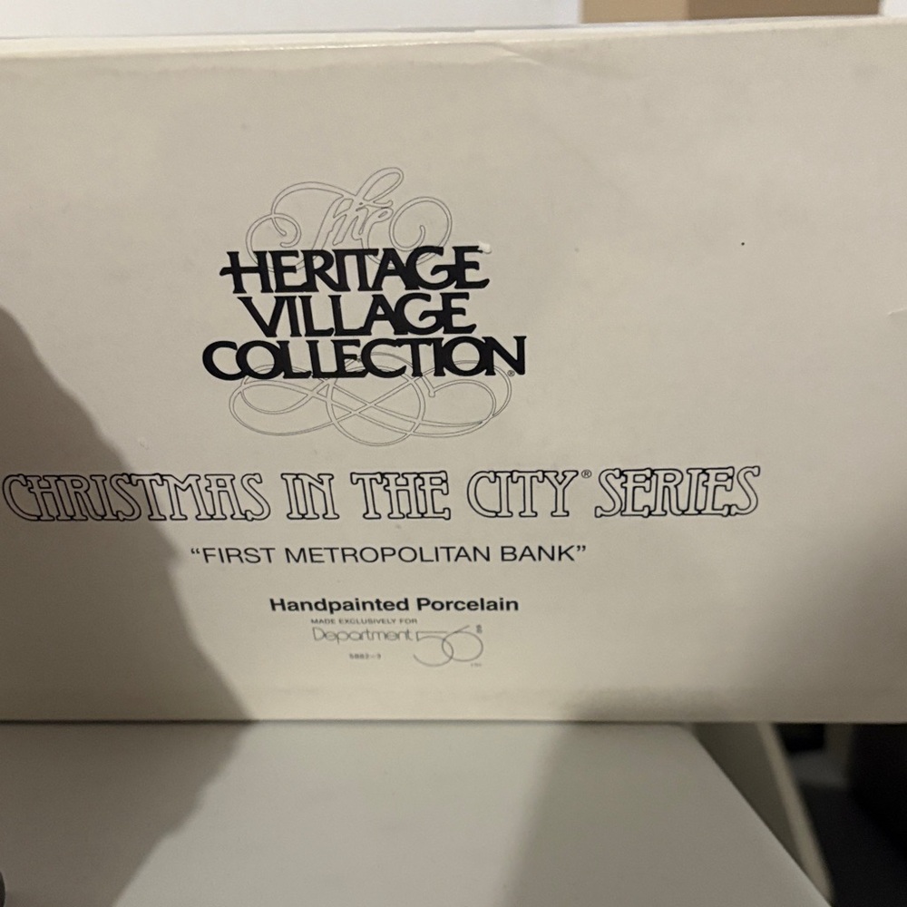 Department 56, Christmas in the City, “First Metropolitan Bank” NIB - Picture 6 of 8
